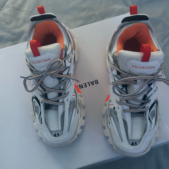 Balenciagas Tracks - Picture 5 of 10